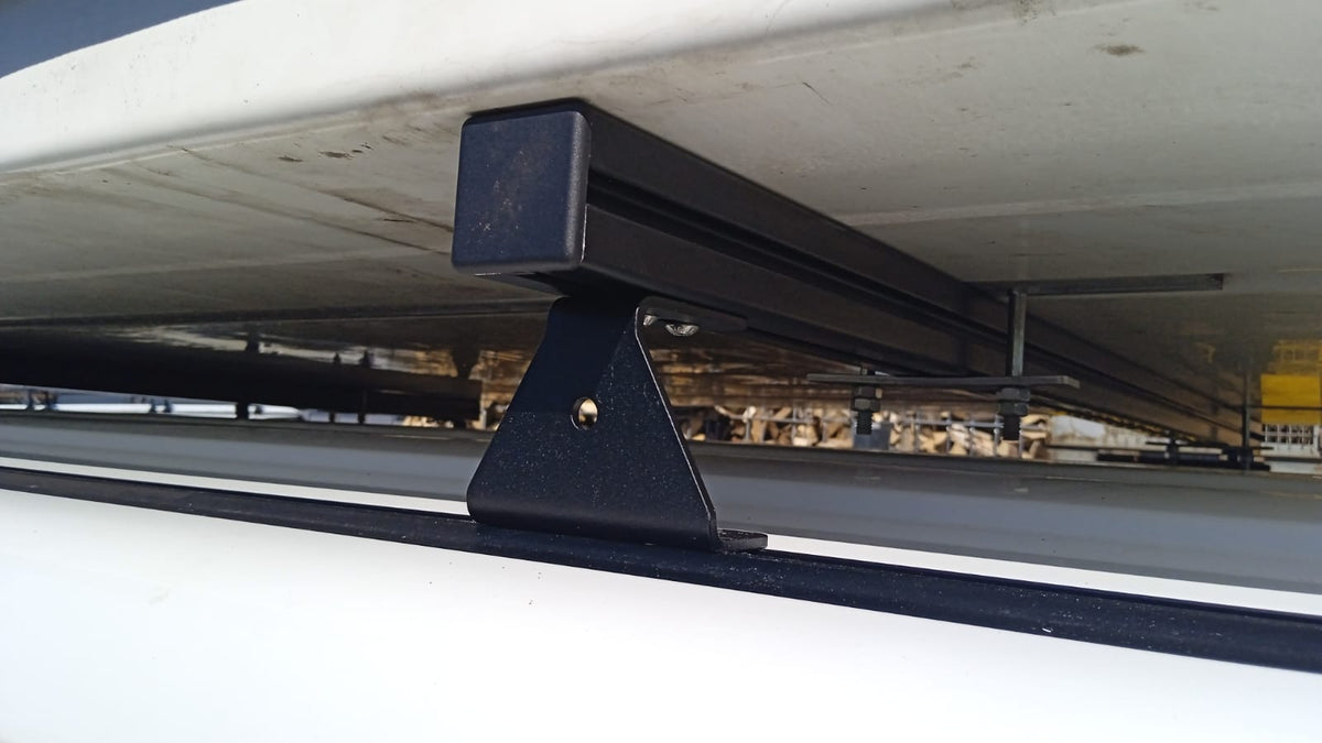 Edelstahl Winkel für Airlineschiene schwarz – 65 mm / 90°