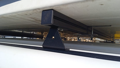 Edelstahl Winkel für Airlineschiene schwarz – Dachträger Halterung 65–100 mm